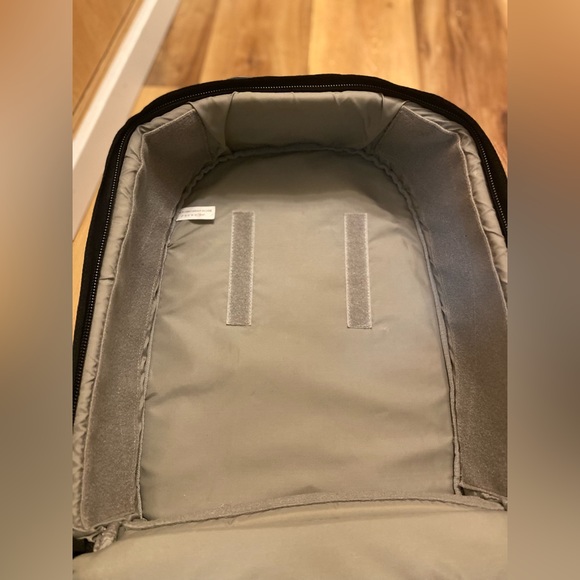 LowePro Gear/Camera Bag - Picture 8 of 8